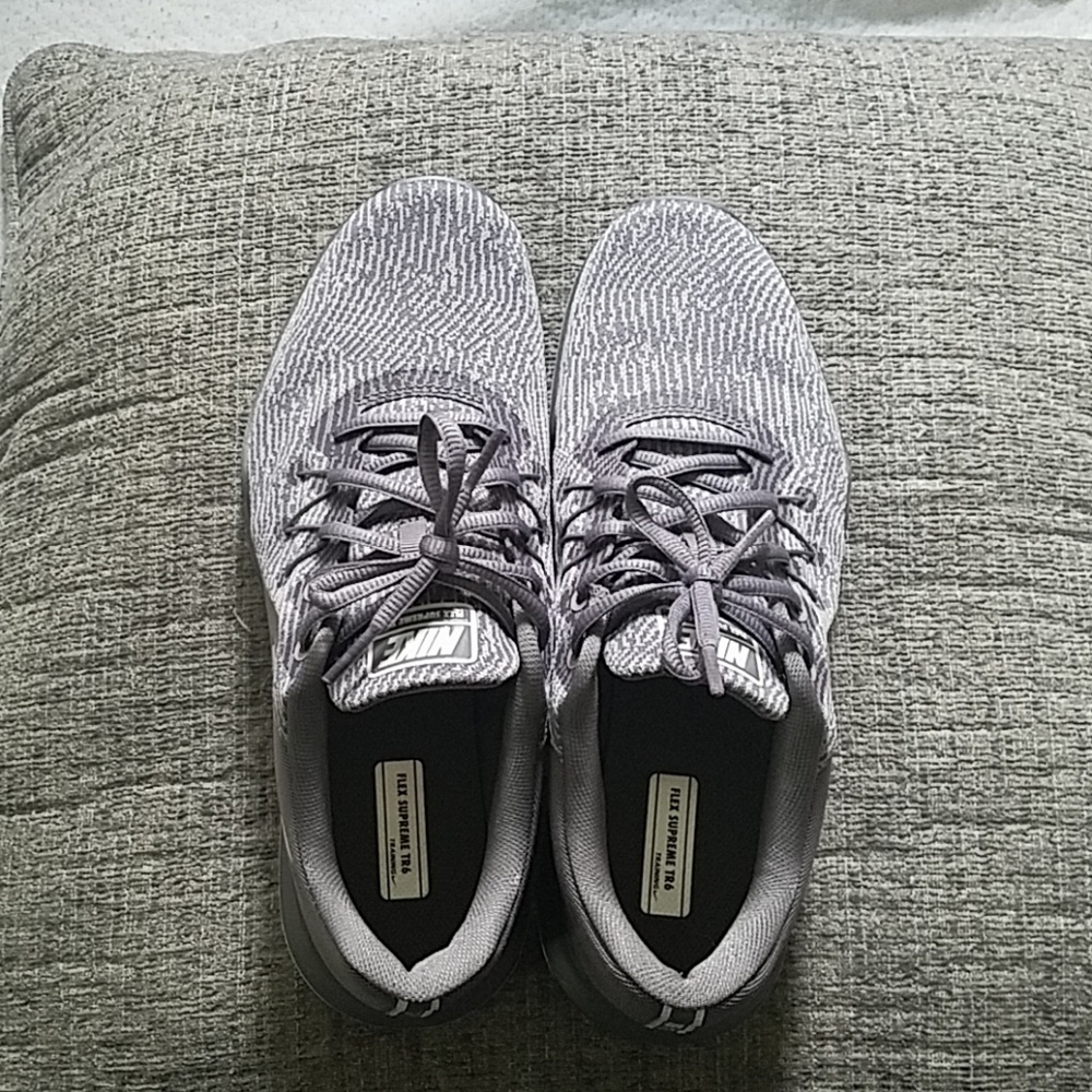 Nike tennis shoes